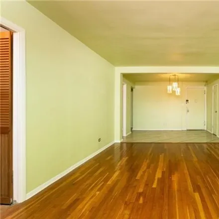Image 2 - 2711 Avenue X, New York, NY 11229, USA - Apartment for sale