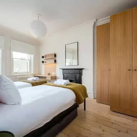Image 5 - 44 Bakers Hill, Upper Clapton, London, E5 9HL, United Kingdom - Apartment for rent