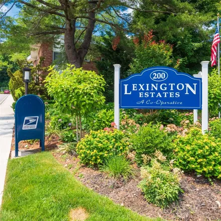 Buy this 1 bed condo on 200 Lexington Avenue in Oyster Bay, NY 11771