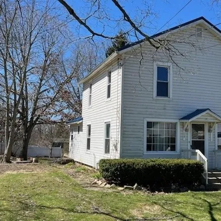 Image 2 - 76 East Washington Street, Albion, Erie County, PA 16401, USA - House for sale