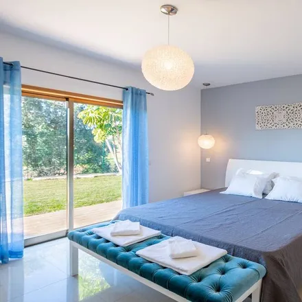 Rent this 3 bed house on Albufeira-Ferreiras in Largo da Estação, 8200-569 Albufeira