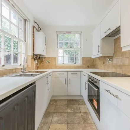 Rent this 2 bed duplex on Saint Peter's Grove in London, W6 9AY