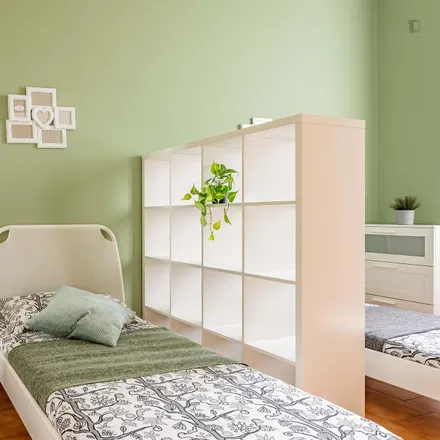 Rent this 2 bed room on Viale Giovanni da Cermenate in 37, 20141 Milan MI