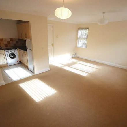 Rent this 1 bed apartment on St Saviour's Crescent in Luton, LU1 5AD