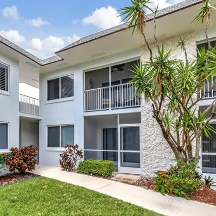 Buy this 1 bed condo on 846 Spanish Trail North in Delray Beach, FL 33483