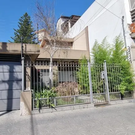 Buy this 3 bed house on Andrés Baranda 1766 in Quilmes Este, Quilmes