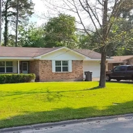 Buy this 3 bed house on 670 Willow Bend Drive in Lufkin, TX 75901