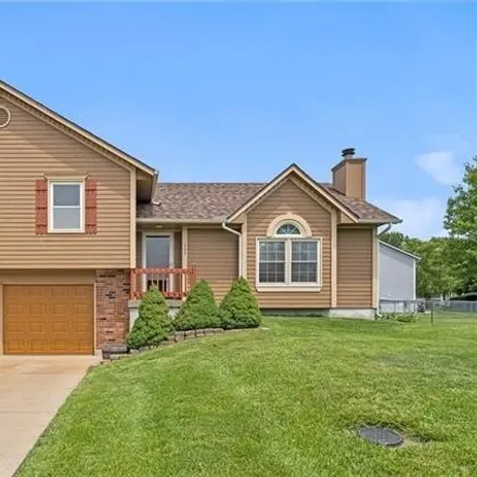Buy this 3 bed house on 608 Meadow Court in Raymore, MO 64083