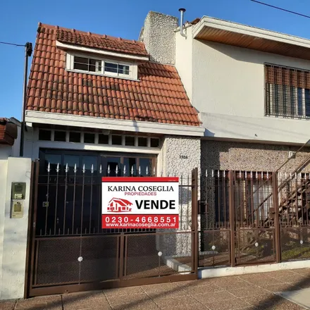 Buy this 2 bed house on Sarratea 2791 in Quilmes Oeste, B1879 BTQ Quilmes