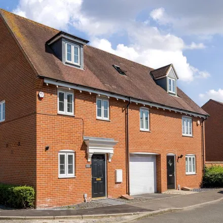Rent this 3 bed townhouse on 1 Ascough Close in Aylesbury, HP19 9RJ