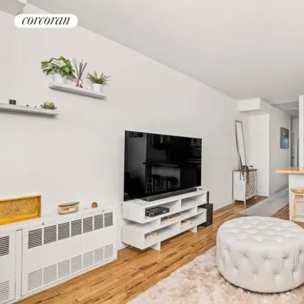 Buy this studio apartment on 160 East 91st Street in New York, NY 10128