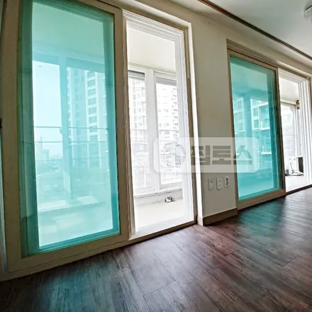 Rent this studio apartment on 서울특별시 서초구 잠원동 66-9