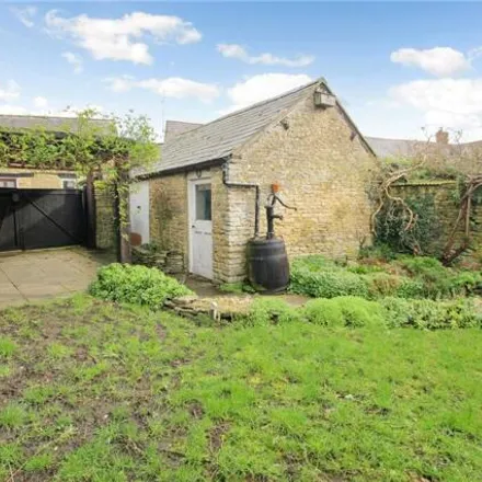 Image 2 - 6 The Square, Aynho, OX17 3BL, United Kingdom - House for sale