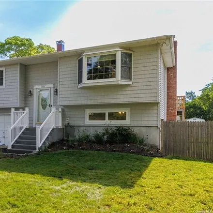 Buy this 5 bed house on 236 Matthews Road in West Sayville, Islip
