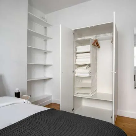 Image 2 - 18 Rue Duret, 75116 Paris, France - Apartment for rent