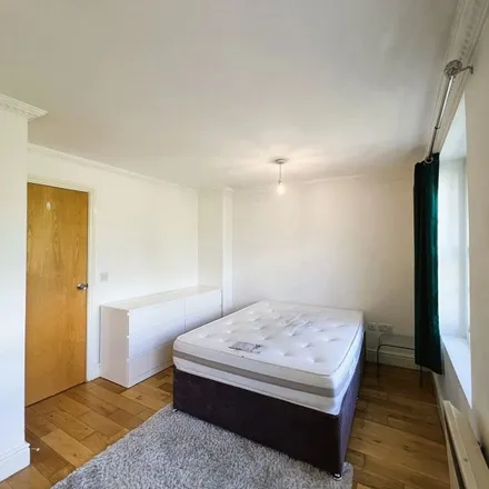 Rent this 1 bed apartment on 4-6 White Church Lane in London, E1 7QR