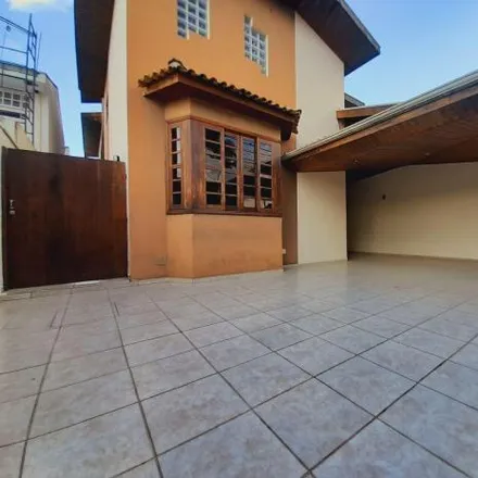 Rent this 5 bed house on Rua Doutor Emílio Winther in Centro, Taubaté - SP