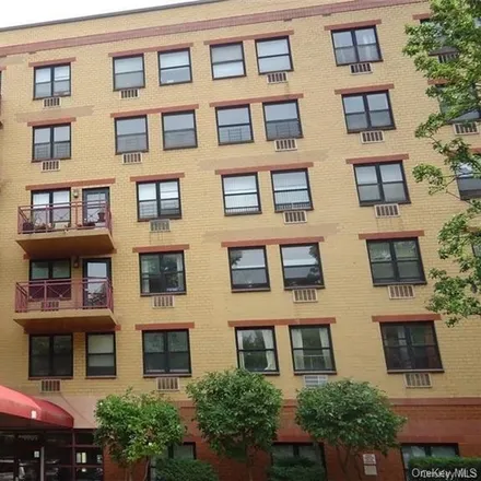 Buy this 2 bed condo on Maple Court in East 123rd Street, New York