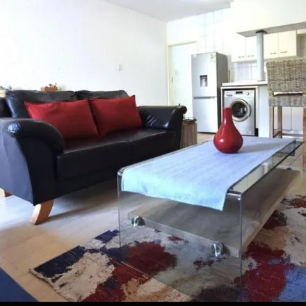 Image 7 - Loudoun Road, Benmore Gardens, Sandton, 2031, South Africa - Apartment for rent