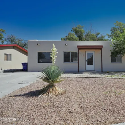 Buy this 3 bed house on 1640 Dogwood Street in Las Cruces, NM 88001