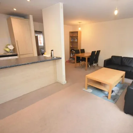 Image 3 - 53 Warde Street, Manchester, M15 5TG, United Kingdom - Apartment for rent