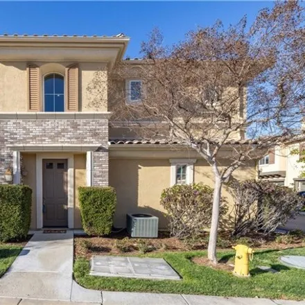 Buy this 2 bed townhouse on unnamed road in Santa Clarita, CA 91354