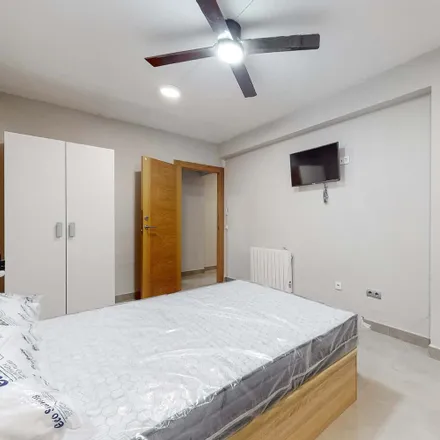Rent this 6 bed room on Julia Perfumeria in Carrer d'Enmig, 12001 Castelló de la Plana