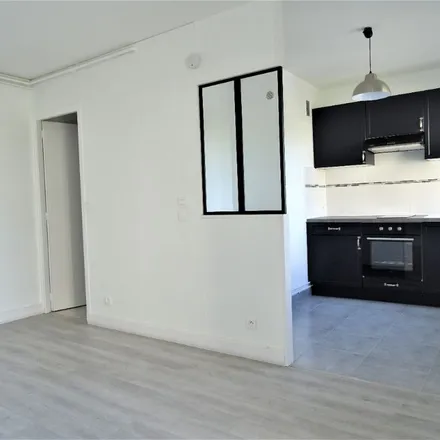 Image 6 - 2 Place d'Auxois, 78310 Maurepas, France - Apartment for rent