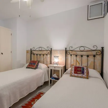 Rent this 2 bed house on 29751 Vélez-Málaga