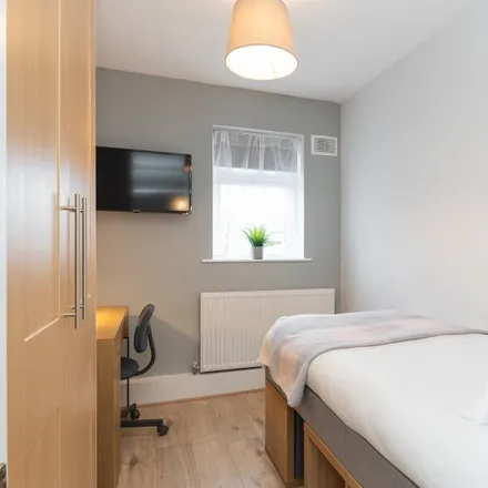 Rent this 1 bed room on 61 Oriel Street Lower in Sheriff Street, Dublin