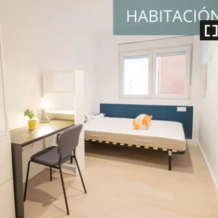 Rent this 3 bed room on Dia in Camino de Ronda, 18004 Granada