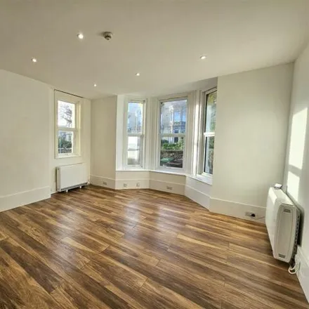 Image 2 - Upperton Gardens, Eastbourne, BN21 2AB, United Kingdom - Apartment for sale