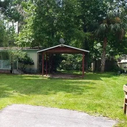 Buy this studio apartment on 24246 Fox Road in Lake County, FL 32102