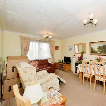 Buy this 1 bed apartment on High Street in Cheshunt, EN8 0AZ