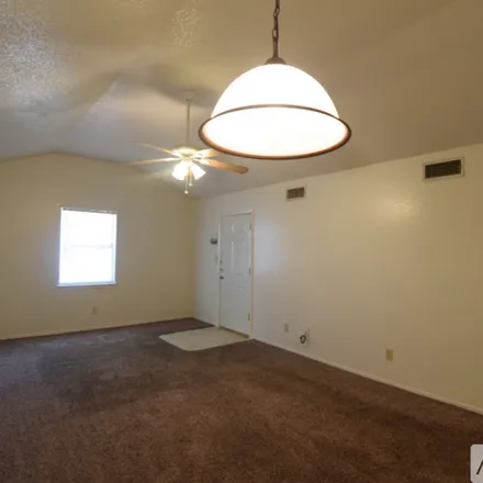 Image 9 - 1704 Indian Trail, Unit B - Apartment for rent