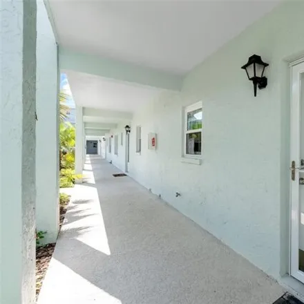 Image 3 - 1740 Belleair Forest Drive, Belleair, Pinellas County, FL 33756, USA - Condo for rent