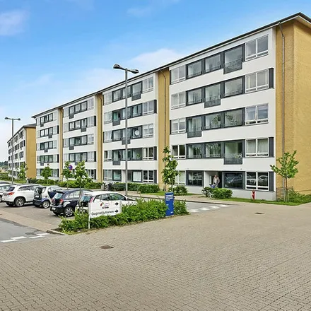 Rent this 4 bed apartment on Thulevej 54 in 9210 Aalborg SØ, Denmark