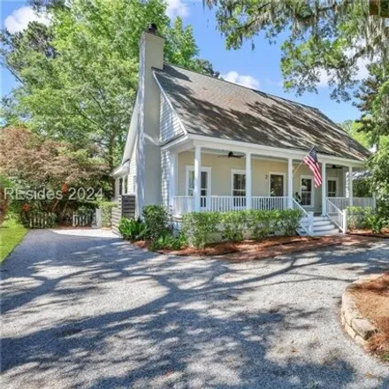 Buy this 3 bed house on 2 Bostick Circle in Beaufort, SC 29902