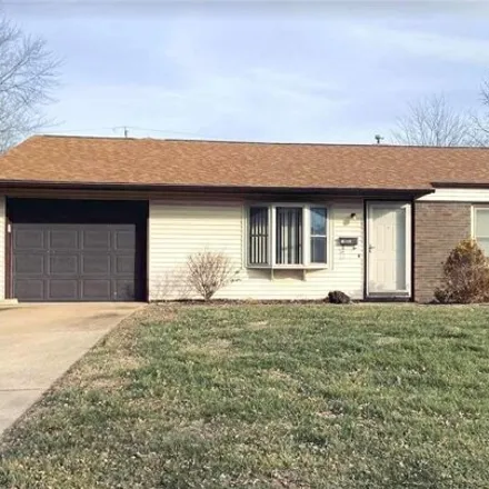 Rent this 3 bed house on 332 Amhurst Drive in O'Fallon, IL 62269