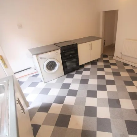 Rent this studio apartment on Back Sandhurst Grove in Leeds, LS8 3QW