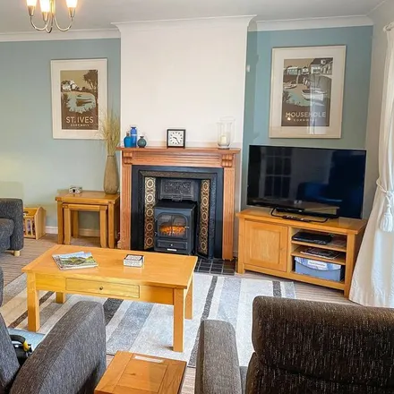 Rent this 3 bed townhouse on Falmouth in TR11 3YE, United Kingdom
