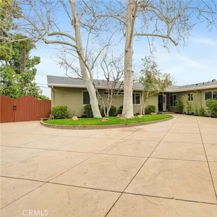 Image 5 - 23921 Crosson Drive, Los Angeles, CA 91367, USA - House for sale
