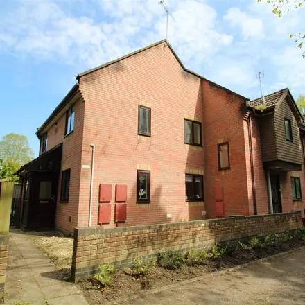 Rent this 2 bed apartment on 31 Quarry Road in Swindon, SN1 4EN