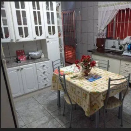 Buy this 5 bed house on Rua América do Sul in Parque Novo Oratório, Santo André - SP