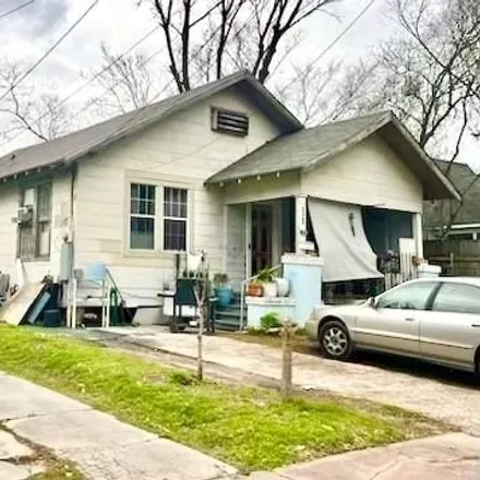 Buy this 2 bed house on 112 Goldenrod St in Houston, Texas