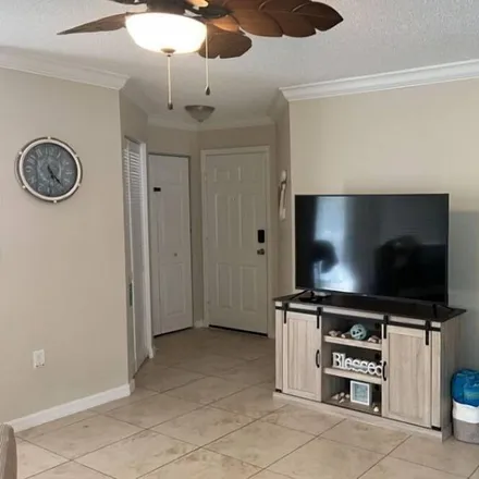 Image 2 - Fort Myers, FL - Condo for rent