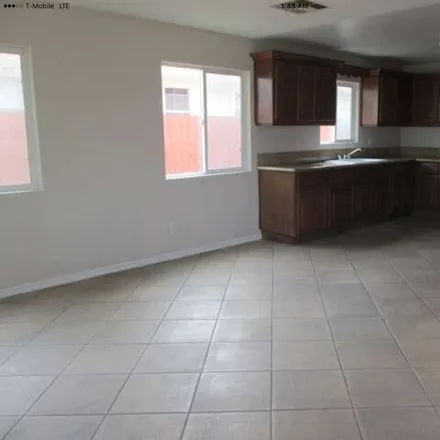Image 2 - 5520 South Wilton Place, Los Angeles, CA 90062, USA - Apartment for rent