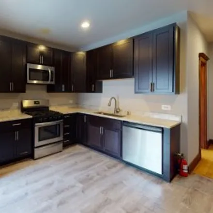Buy this 6 bed apartment on 4449 North Spaulding Avenue in Ravenswood Gardens, Chicago