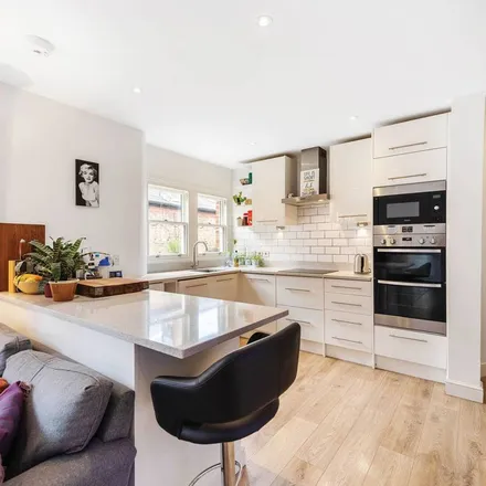 Rent this 4 bed apartment on Trouville Road in London, SW4 8QW