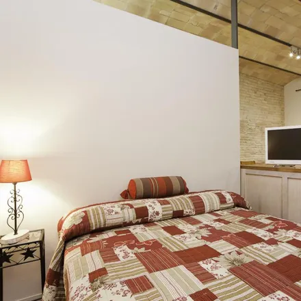Image 2 - Carrer de Pere Serafí, 36, 08012 Barcelona, Spain - Apartment for rent